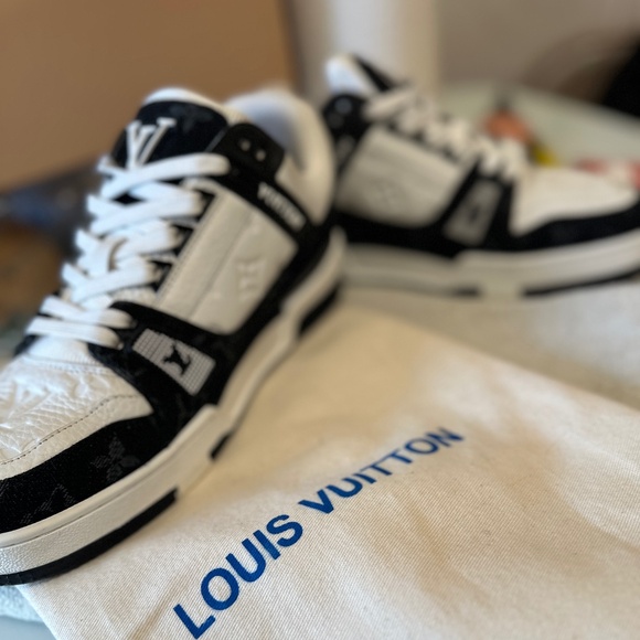 Lv trainer sneakers - Picture 1 of 5